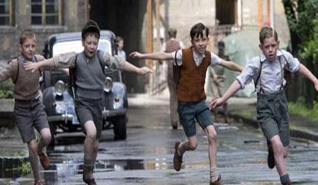Çizgili Pijamalı Çocuk - The Boy in the Striped Pajamas izle